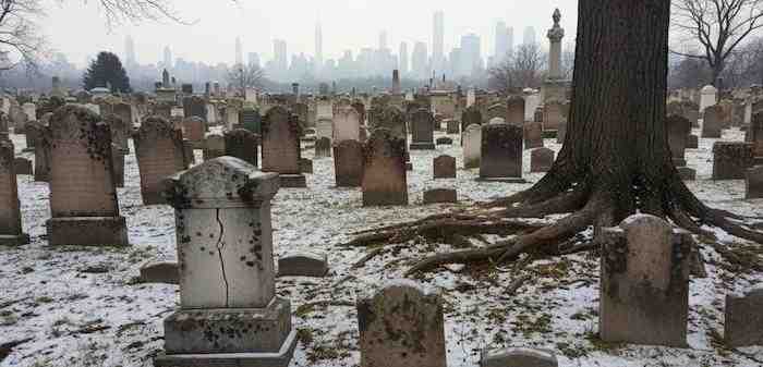 Professional headstone cleaning service in New York cemetery