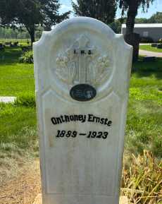 Headstone in Florida after cleaning