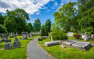 Choosing the right headstone material